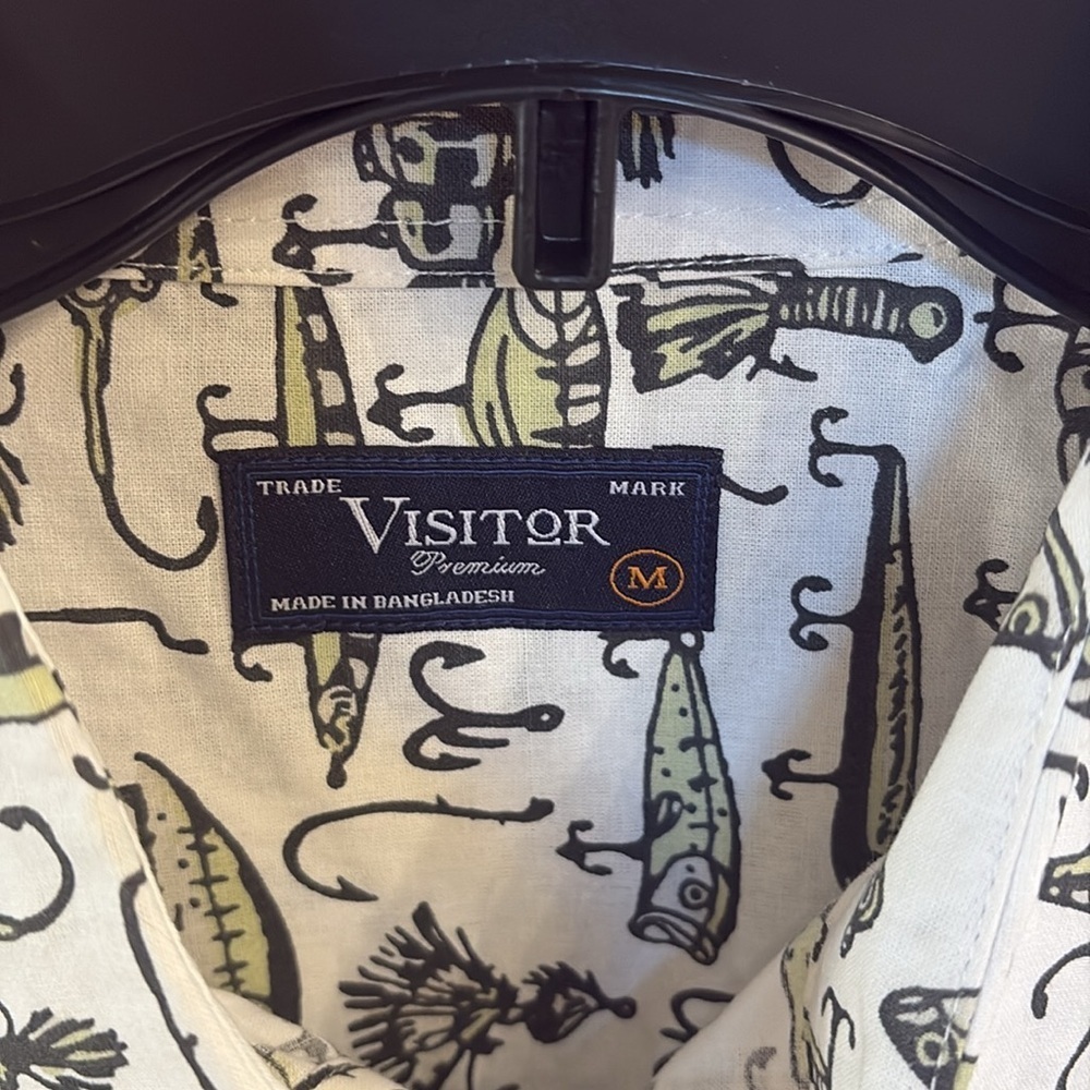 Visitor Premium men’s fishing lure button down shirt short sleeve cotton Med - Picture 3 of 10